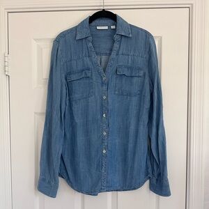 New York & Company Light Blue Denim Shirt Size Small